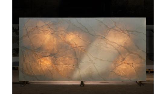Кварцевый агломерат 700 Calacatta Translucent Primax