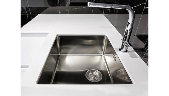 Компакт ламинат Fundermax 0085 IP/SX Color White Черная основа